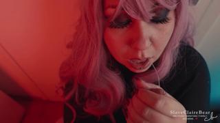 Juicy bombshell gets face-fucked and receives a firm hand