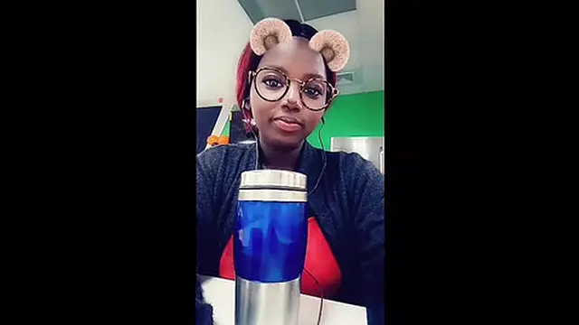 Hot Black Ebony Girl Sucks Big Dick🍆 During Naughty😈 Video Call - Jhodez1