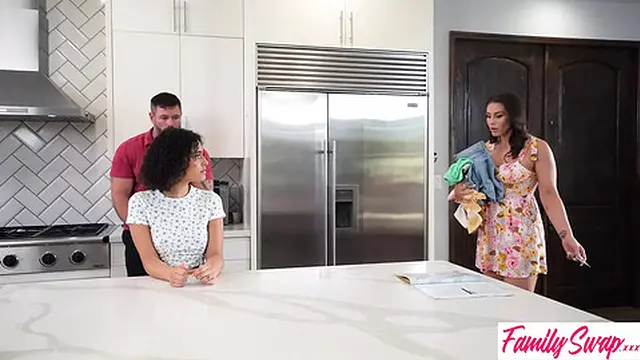 `Your panties are on the floor  What were you guys just doing?` Mandy Waters asks Dani Diaz -S6:E9