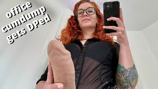 Office淫乱 Part 4：上司为妻子偷拍 Cumdump，带入玩具 - 蔬菜宝宝 Manyvids 全部内容