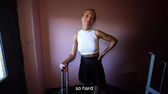 Blonde′s Grateful Head-Butt🍑 After Check-In Chivalry