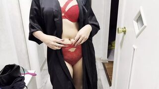 Blow Job Queen's Desperate Need to Cum After Getting Package Delivered!