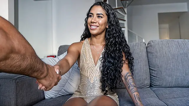 Brazilian Bodybuilder Bangs Massive Dick🍆