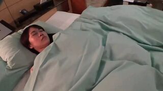 Blonde Beauty Screams 'Oh Yeah' During Unrelenting Rough Fingering👉'