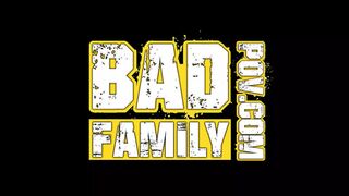 Evelyn Haze & Brenna McKenna提交Under Family Pressure