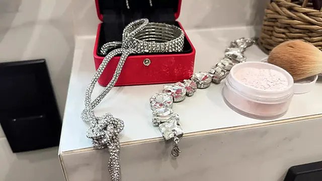 Bathroom Fuck and Pussy Creampie