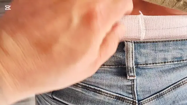 Nylon pantyhose debut features a gentle foot massage