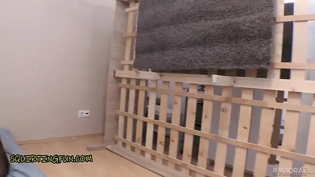 Maxine X floods the mattress with her release!