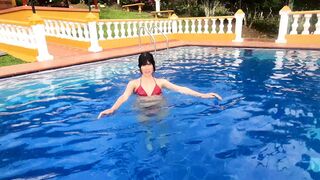 Delicious Wet Honeymoon Fun in the Pool
