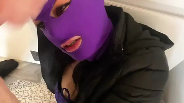 Saucy Mature Lady Plays Hardcore