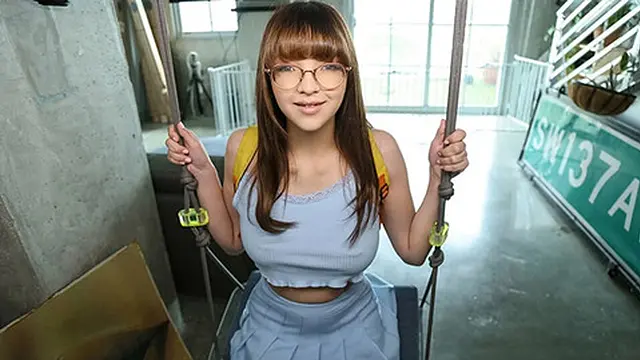 boyfriend′s massive cock🌭 stretches his hairy girlfriend′s tight slit