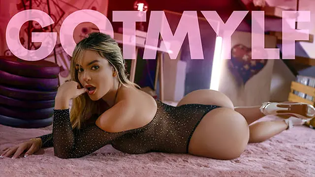 Kourtney Is As Hot As They Come, & This Thick Milf Wants To Show Off Her Body To Her Stepson - MYLF