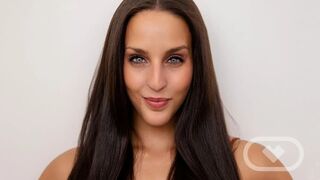 Sharing a Room with Your Crush Betzz on Vacation - Virtual Real Porn