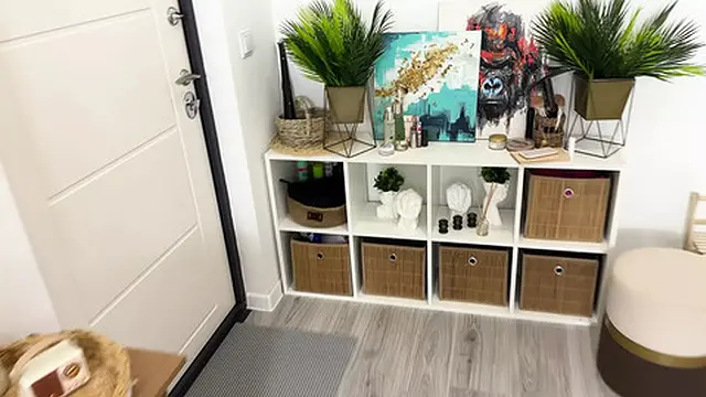 Pizza Delivery Girl From Sexdater Fucked in the Hallway While Wife Was at Work