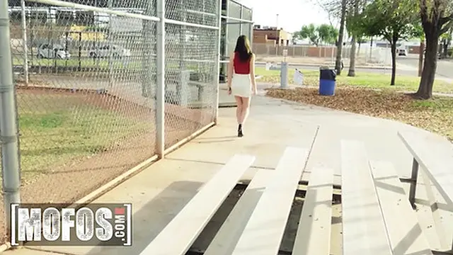 MOFOS - Mia Taylor′s Ex Broke Up On Valentine′s &mdash;  Scott Gives Her Anal👌 As A Gift