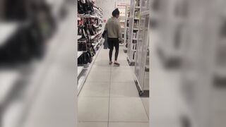 I Met a Girl in a Store, She Gave a Blowjob in the Locker Room for Pants