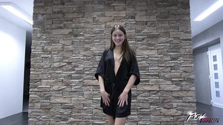 Beautiful babe with pefect ass jumps her curves on a fat cock