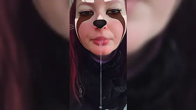 Kinky girl Ana Liz sucks a thick icicle in secret..