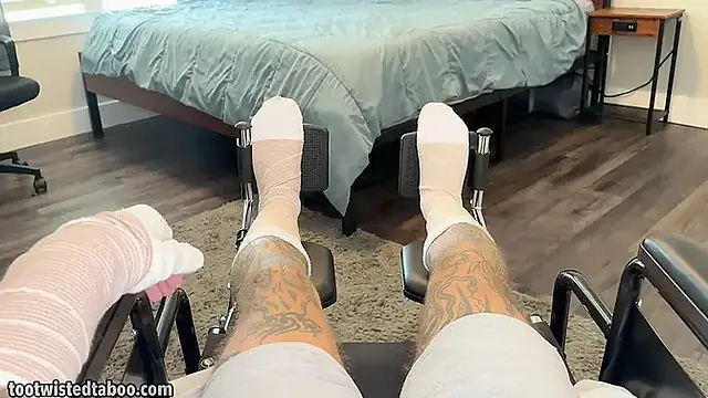 Step Mom Accidentally Makes Disabled Step Son Cum On Her Face