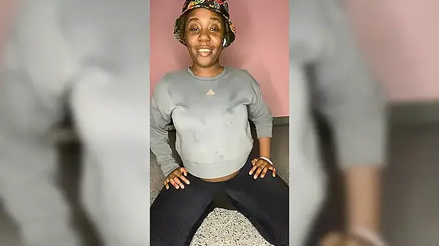 Alliyah Alexia’s Pussy Farts   