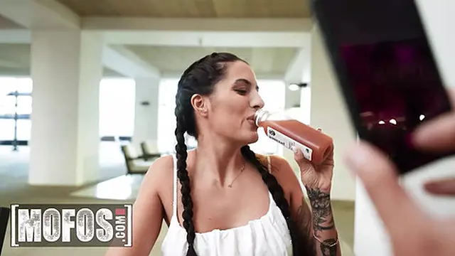 Charles Dera Meets Coco Bae And Can′t Resist Fucking Her - MOFOS