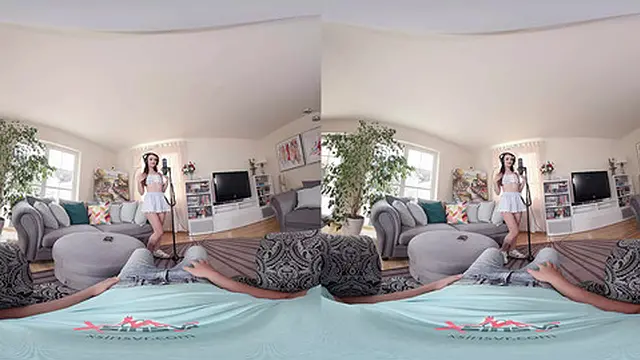 Sweet singer′s allure - Ohanna Petite′s passion